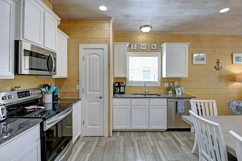 House | 3 bedrooms, high-speed internet