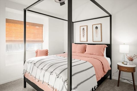 House | 5 bedrooms, high-speed internet