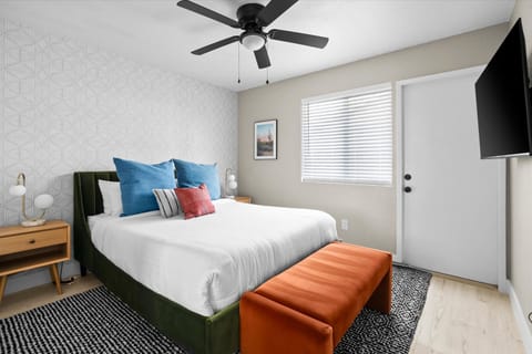 House | 6 bedrooms, high-speed internet