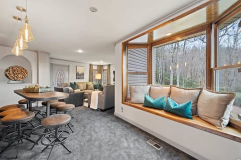 House | 6 bedrooms, high-speed internet