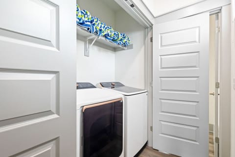 House | 4 bedrooms, high-speed internet