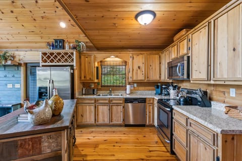 House | 4 bedrooms, high-speed internet