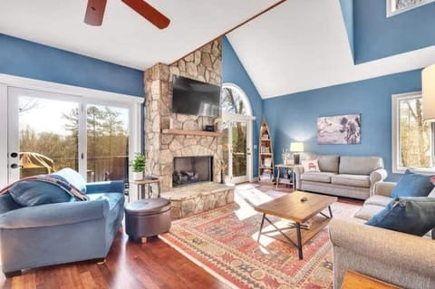 House | 6 bedrooms, high-speed internet