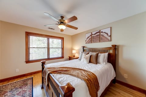 House | 5 bedrooms, high-speed internet