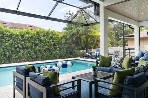 House | 5 bedrooms, high-speed internet