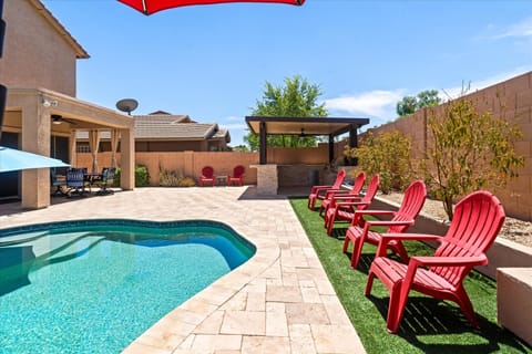 House | 5 bedrooms, high-speed internet
