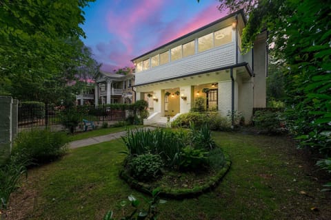 House | 6 bedrooms, high-speed internet