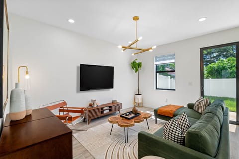 House | 3 bedrooms, high-speed internet