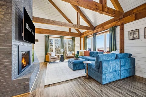 House | 5 bedrooms, high-speed internet