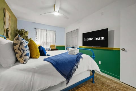 House | 6 bedrooms, high-speed internet