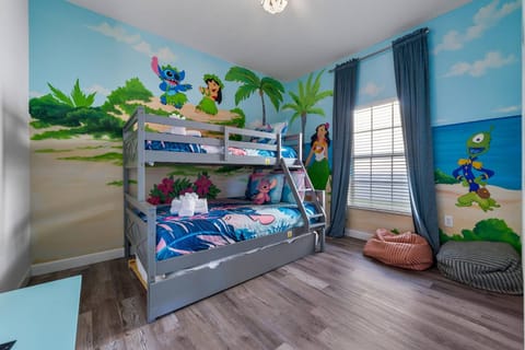 House | 5 bedrooms, high-speed internet