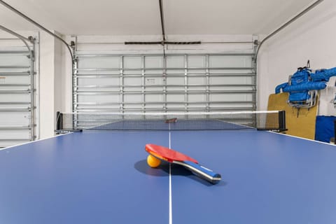 House | 4 bedrooms, high-speed internet
