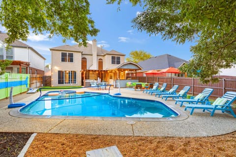 House | 5 bedrooms, high-speed internet
