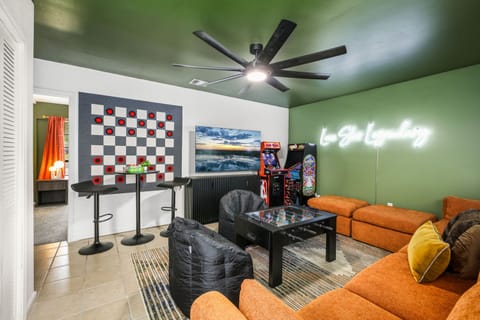 House | 4 bedrooms, high-speed internet