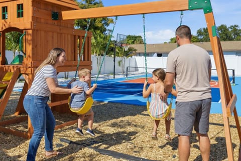 House | 4 bedrooms, high-speed internet