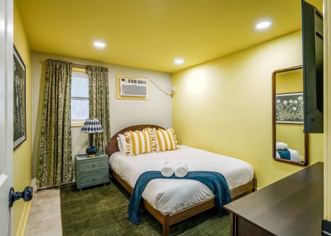 House | 5 bedrooms, high-speed internet