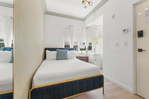 Double Room | Desk, laptop workspace, WiFi (free), bed sheets