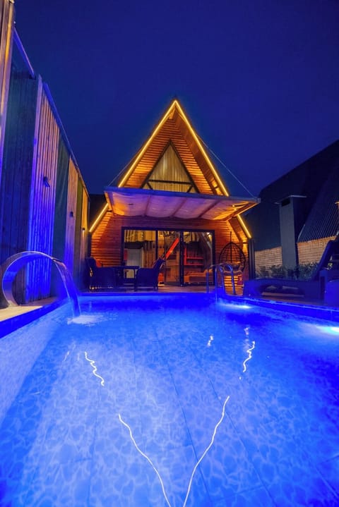 Deluxe Bungalow, Garden View | Pool | Outdoor pool