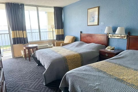Double Room, Courtyard View | Desk, laptop workspace, iron/ironing board, WiFi (free)