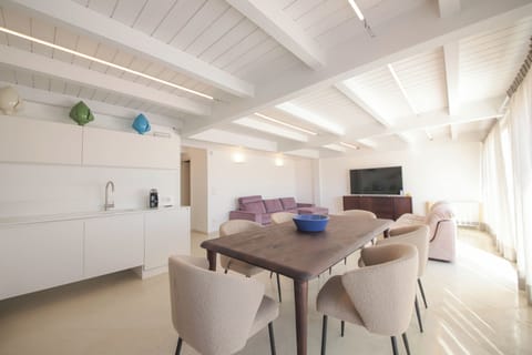 Apartment (2 Bedrooms) | Living area