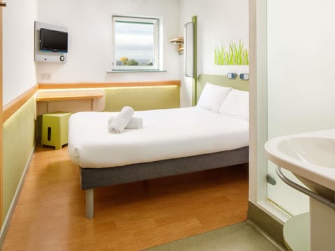 Classic Double Room, 1 Double Bed | Desk, free WiFi, bed sheets