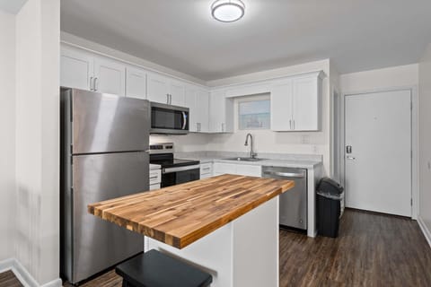 Condo, 1 Queen Bed (GS Plantation East 2109) | Private kitchen