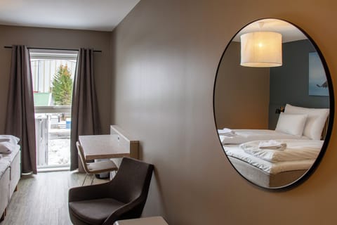 Double Room | Premium bedding, desk, soundproofing, free WiFi