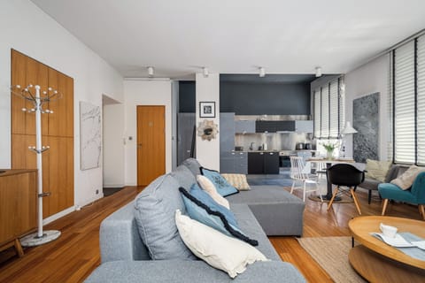 Apartment (15) | Living area | 30-inch flat-screen TV with digital channels