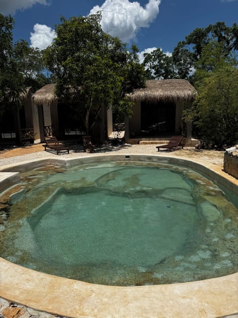 2 outdoor pools