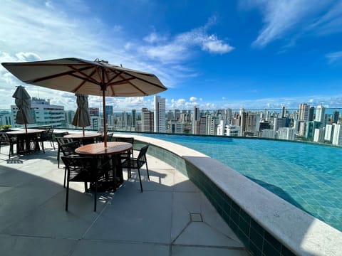 Deluxe Studio | Pool | Outdoor pool