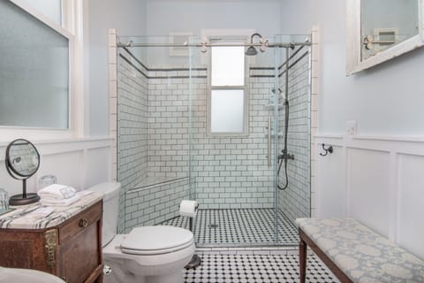 The Monet Room | Bathroom | Free toiletries, hair dryer, bathrobes, towels