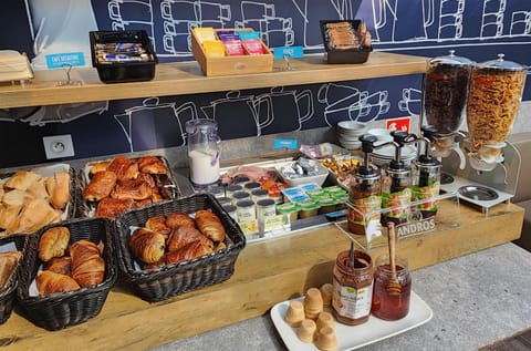 Daily buffet breakfast (EUR 8.50 per person)
