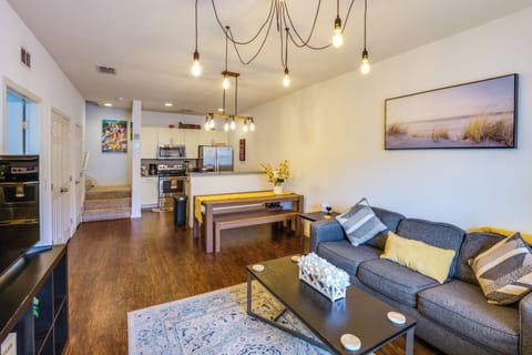Apartment (3 Bedrooms) | Front of property