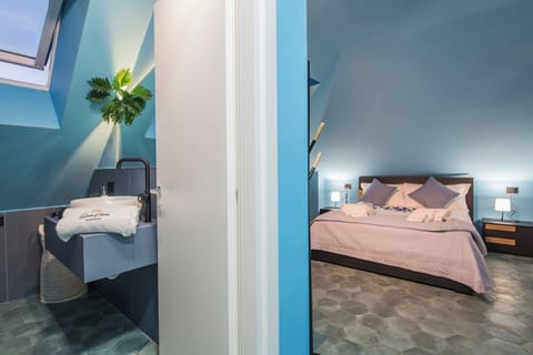 Family Quadruple Room | Soundproofing, iron/ironing board, WiFi (free)