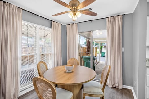 House | 3 bedrooms, high-speed internet