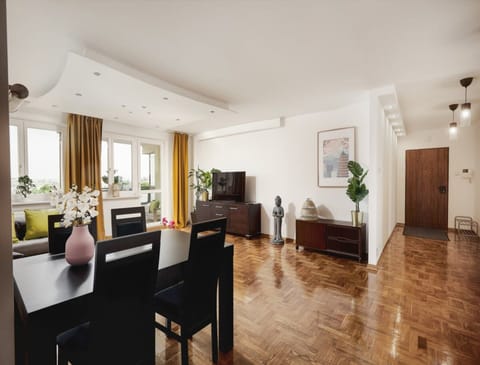 Apartment | Dining