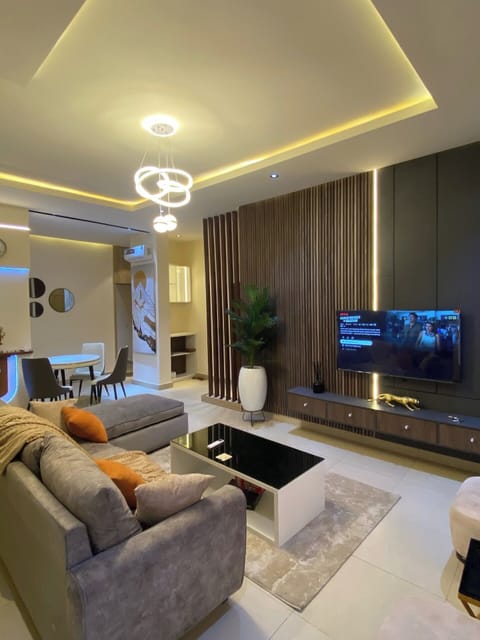 Economy Apartment, Balcony, City View | Living area