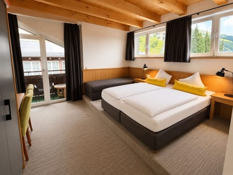 Superior Double Room, Courtyard View | In-room safe, WiFi (free)