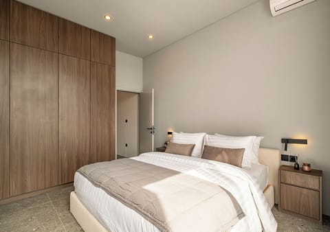 WiFi (free), bed sheets