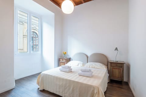 Iron/ironing board, WiFi (free)