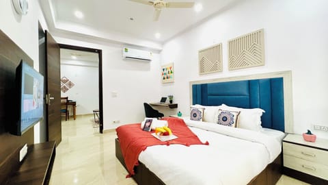Basic Double Room | Laptop workspace, WiFi (free)