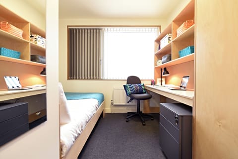 Double Room, Private Bathroom | Blackout drapes, WiFi (free)