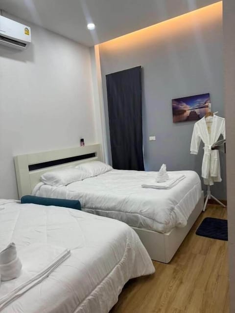 Deluxe Villa | Blackout drapes, WiFi (free), individually decorated, bed sheets