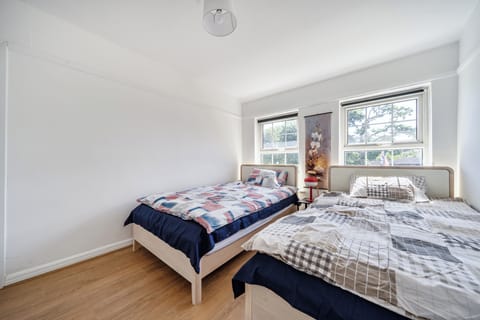 2 bedrooms, bed sheets