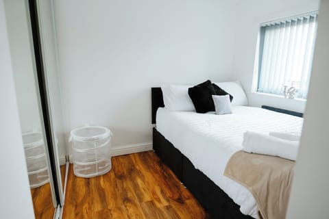 2 bedrooms, iron/ironing board, WiFi (free), bed sheets