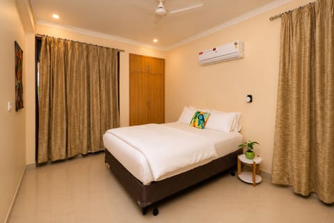 Apartment (2 Bedrooms) | 3 bedrooms, laptop workspace, iron/ironing board, bed sheets