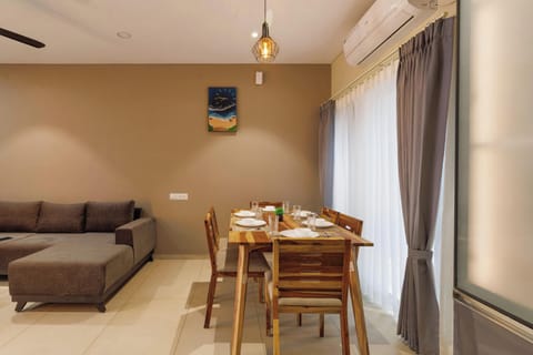 Apartment (1 Bedroom) | Living area | 44-inch TV with digital channels