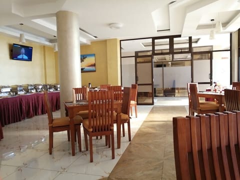 Free daily continental breakfast