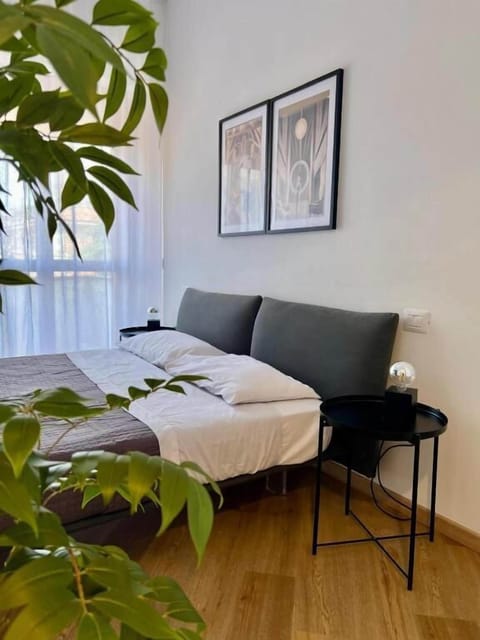 Deluxe Double Room, 1 Queen Bed, Balcony, City View | Minibar, blackout drapes, soundproofing, WiFi (free)