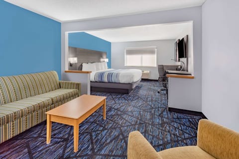 Suite, 1 King Bed, Non Smoking | Premium bedding, pillowtop beds, desk, laptop workspace